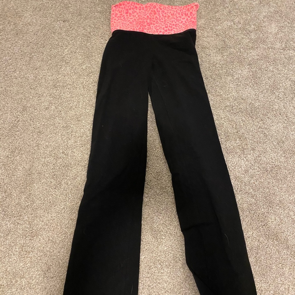 VS yoga pants